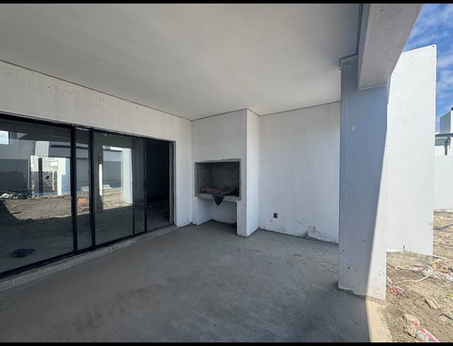 4 BEDROOM HOUSE FOR SALE IN SANDOWN